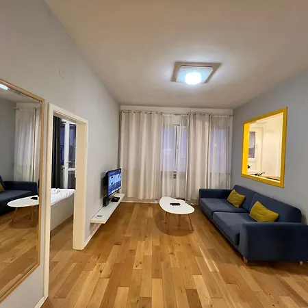 Stylish Ultracentral With Balcony