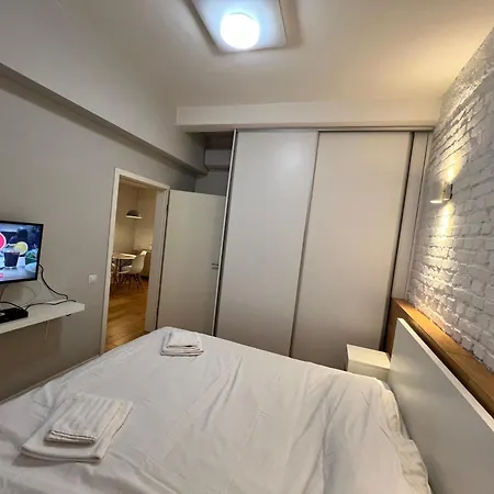 Stylish Ultracentral With Balcony Appartamento Bucarest