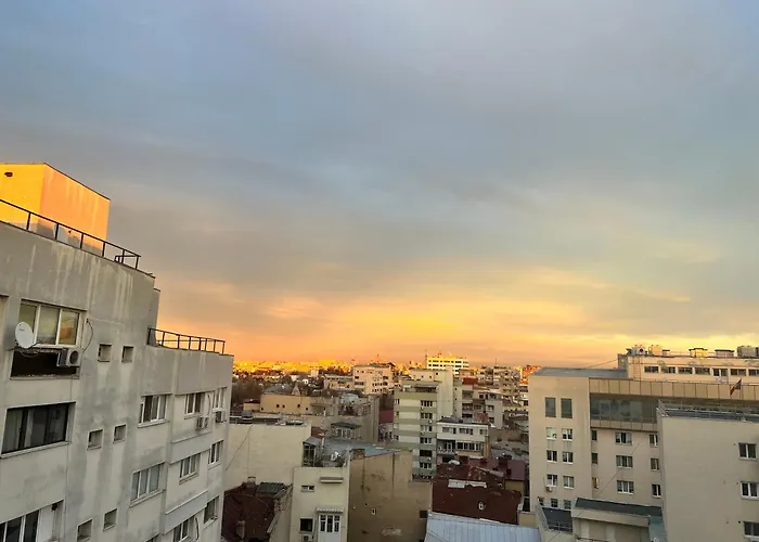 Stylish Ultracentral With Balcony Apartment *