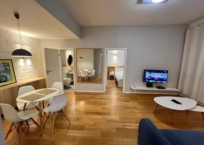 Stylish Ultracentral With Balcony Apartment *